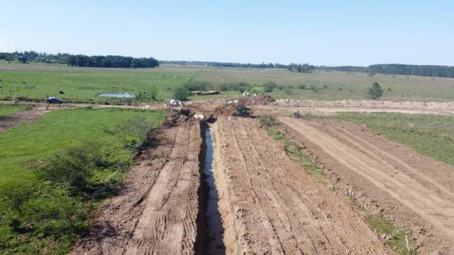 Avanza en un 75% el plan hídrico en paraje Curtiembre, mejorando el acceso y la calidad de vida